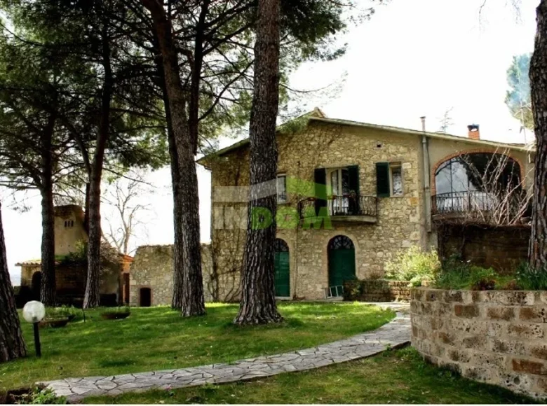 Commercial property  in Tuscany, Italy