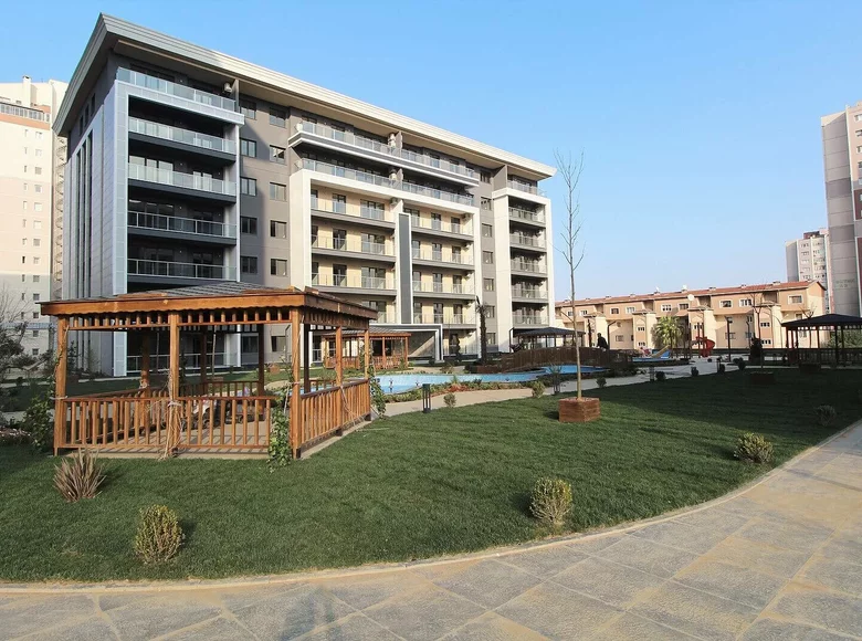 Mieszkanie 5 pokojów 191 m² Kuecuekcekmece, Turcja