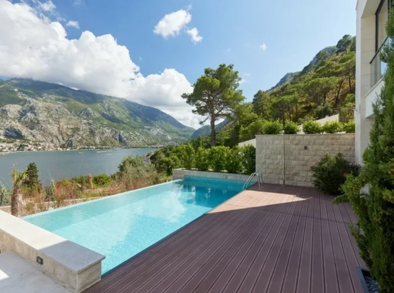 4-Schlafzimmer-Villa 456 m² Prcanj, Montenegro