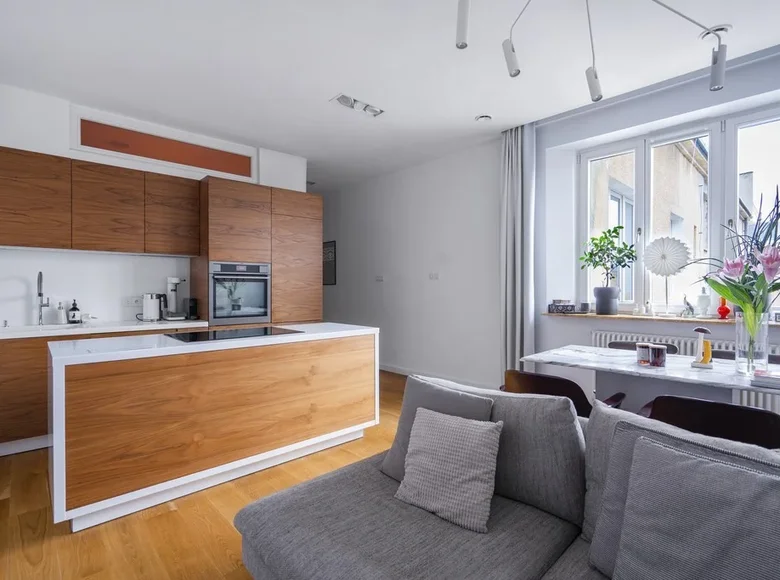 Wohnung 3 zimmer 78 m² in Warschau, Polen