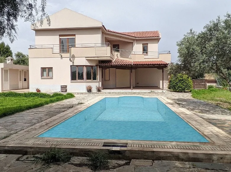Casa 220 m² Latsia, Chipre
