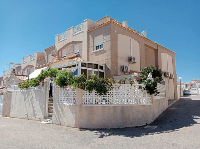 Townhouse 2 bedrooms 62 m² Torrevieja, Spain