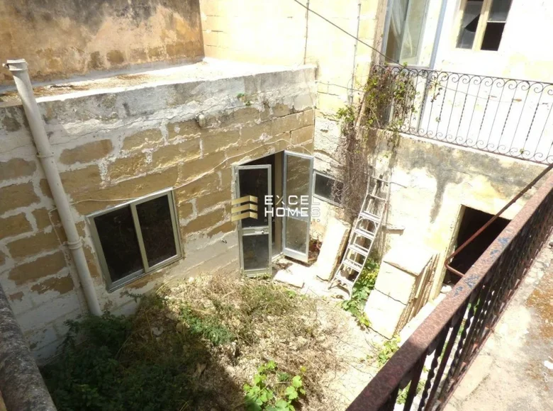 4 bedroom house  Luqa, Malta