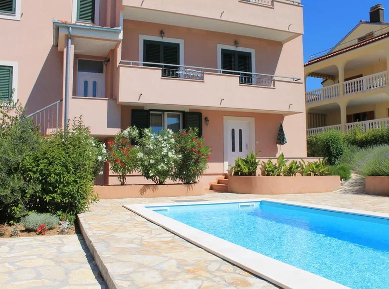Villa 10 chambres 660 m² Bashkia Durres, Albanie