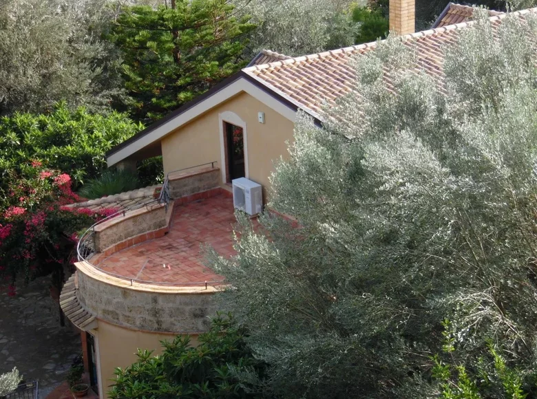 4 bedroom house 318 m² Castiglione di Sicilia, Italy