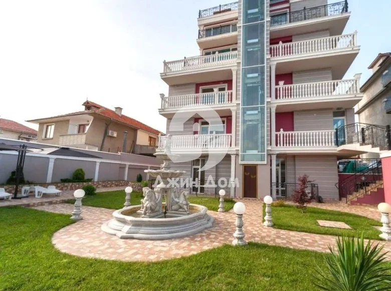 Apartotel con vistas panorámicas al mar en el centro de Sveti Vlas