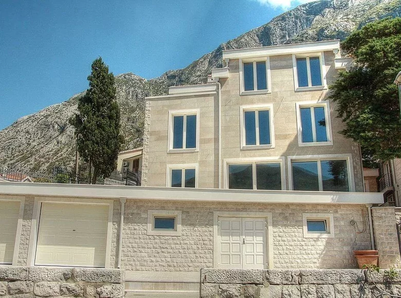 villa de 3 chambres 500 m² Dobrota, Monténégro