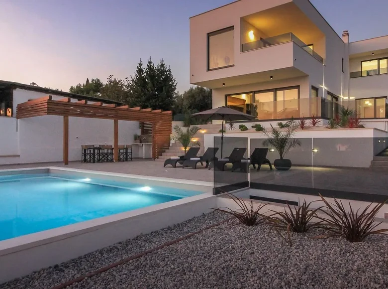 Willa 3 pokoi 195 m² Pula, Chorwacja