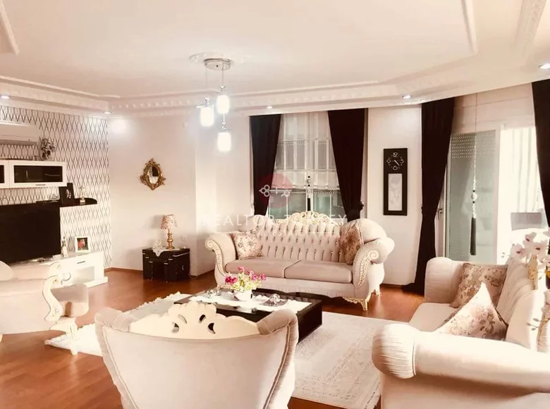 5 bedroom apartment 300 m² Alanya, Turkey
