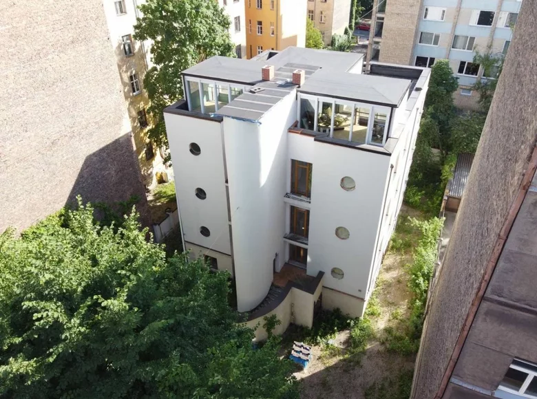 House 10 bedrooms 751 m² Riga, Latvia