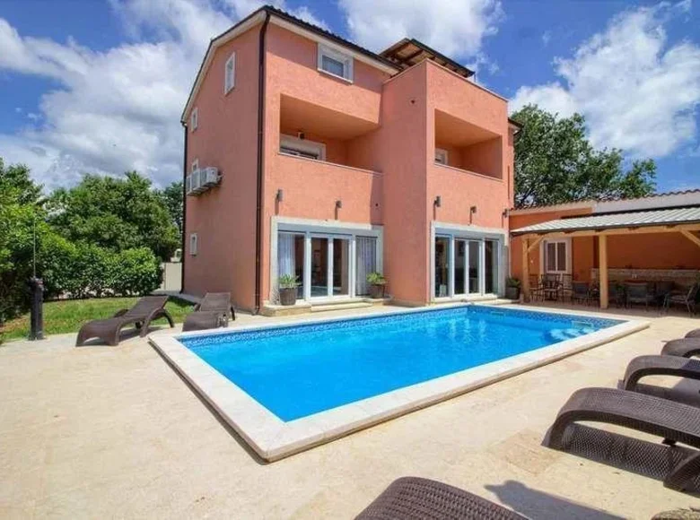 6 bedroom villa 360 m² Grad Pula, Croatia