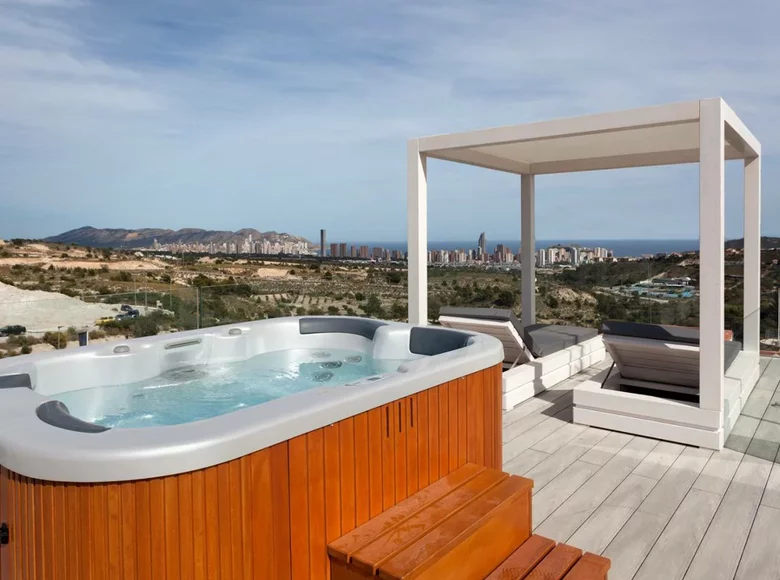 5 bedroom villa 370 m² Finestrat, Spain