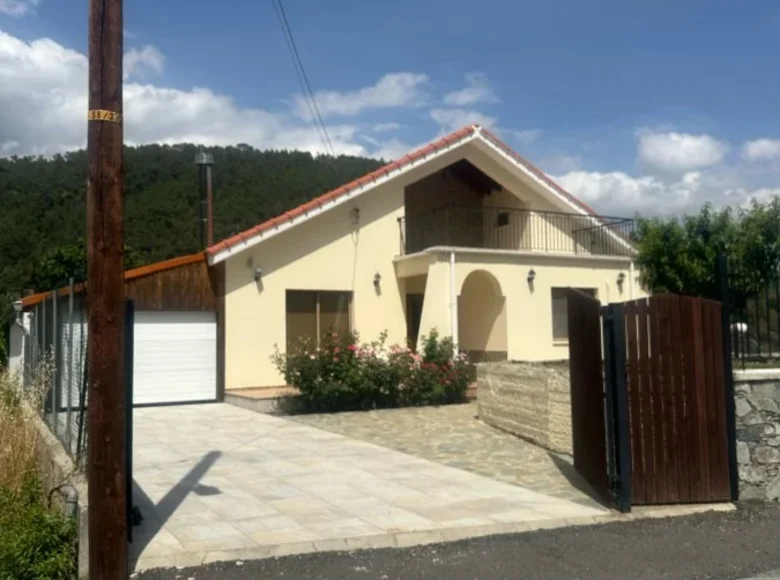 3 bedroom house 141 m² Pelendri, Cyprus