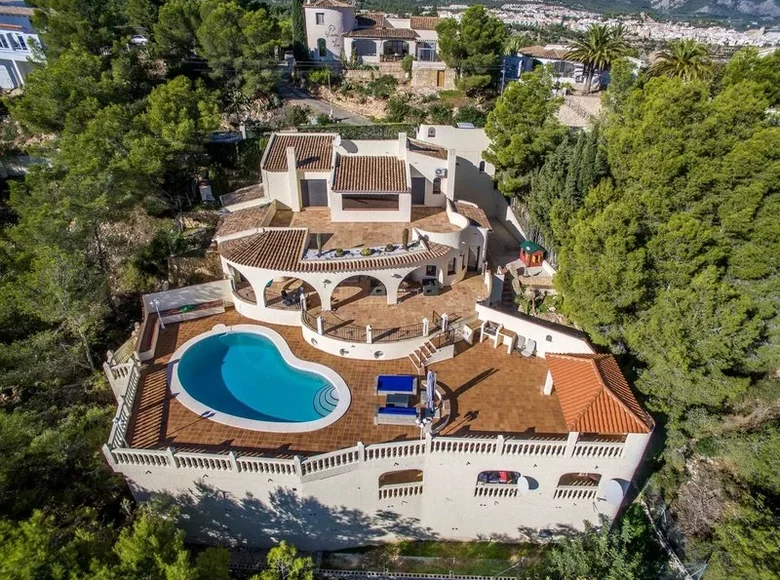 villa de 5 dormitorios 425 m² Alfaz del Pi, España