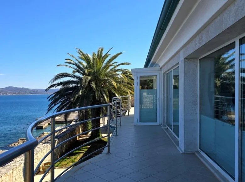 4 bedroom Villa 262 m² Crveni Vrh, Croatia