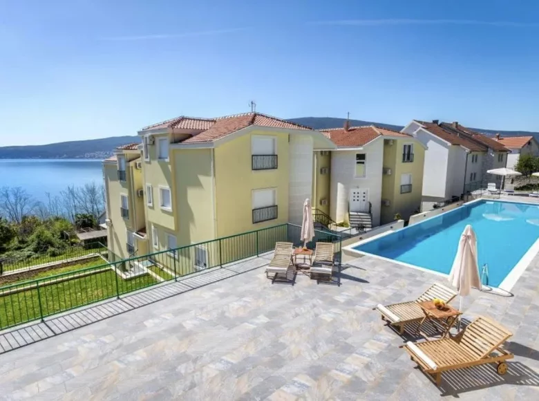 Apartamento 1 habitación 74 m² Bijela, Montenegro