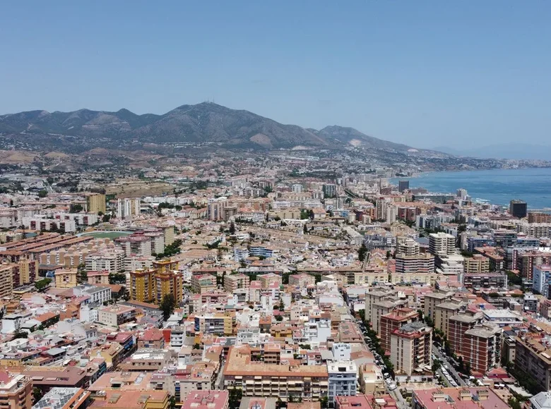 Apartment 12 bedrooms 111 m² Fuengirola, Spain