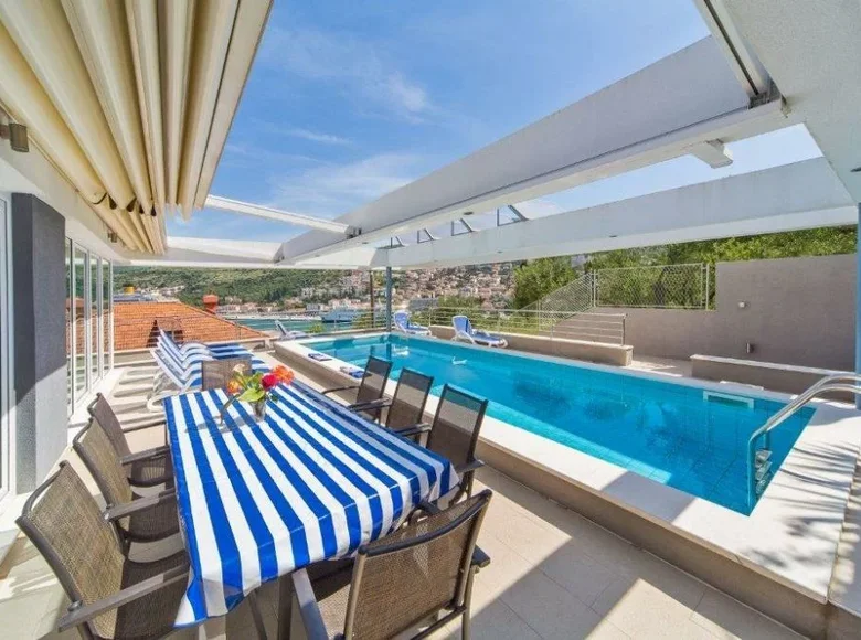 Villa de 4 dormitorios 154 m² Grad Dubrovnik, Croacia