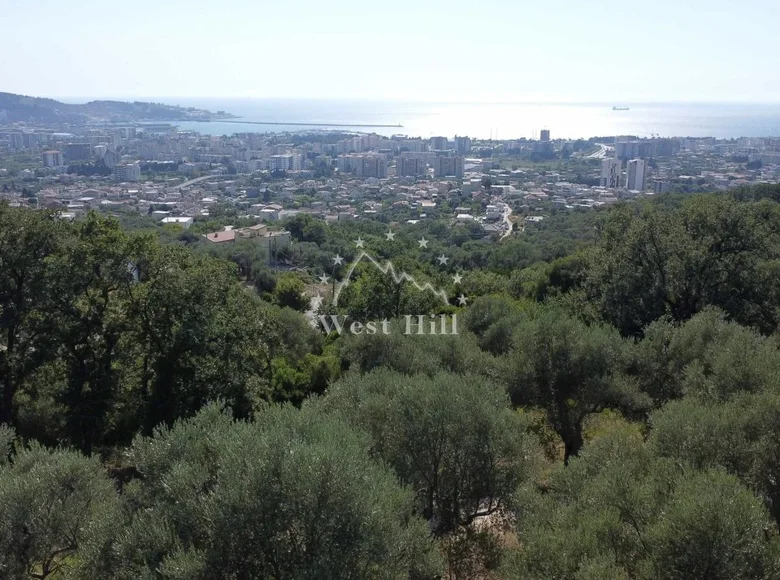 Atterrir  Bar, Monténégro