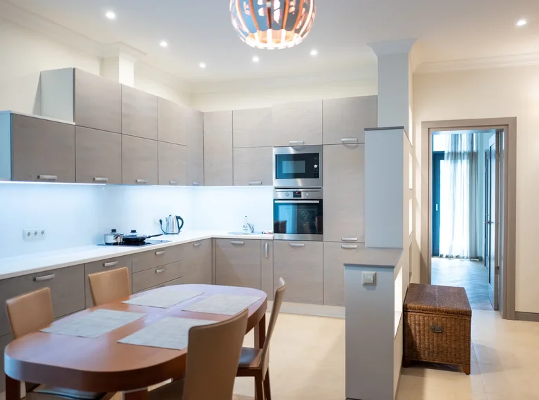 Квартира 3 спальни 117 м² Юрмала, Латвия