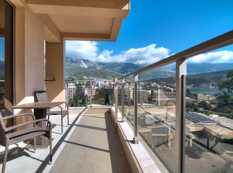 Mieszkanie 2 pokoi 93 m² Budva, Czarnogóra