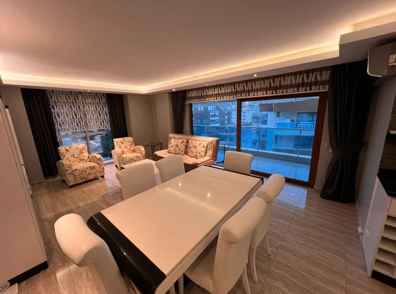 5 bedroom apartment 200 m² Tosmur, Turkey