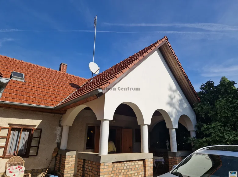 Dom 5 pokojów 140 m² Nemesbuek, Węgry