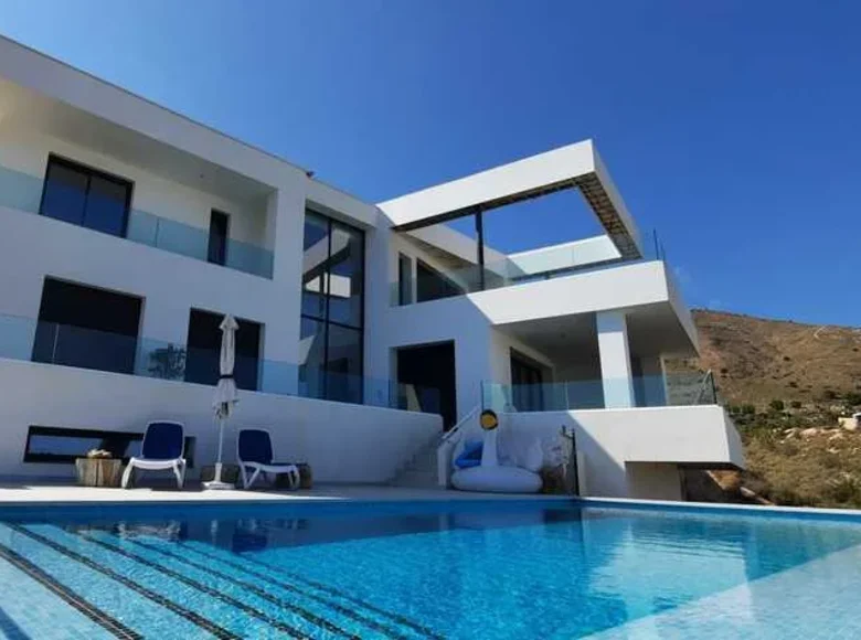 villa de 5 dormitorios 584 m² Finestrat, Španjolska