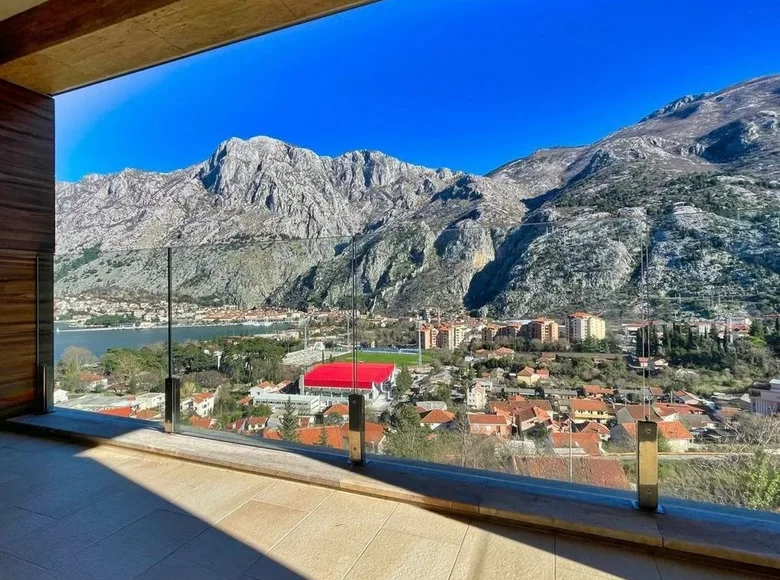 Mieszkanie 2 pokoi 69 m² Kotor, Czarnogóra