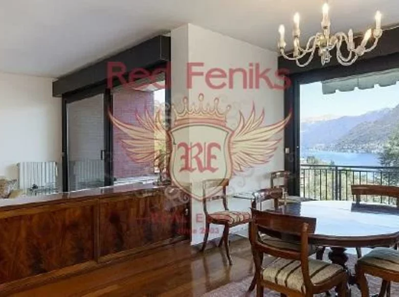 3 bedroom villa 200 m² Como, Italy