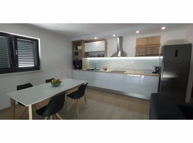 Mieszkanie 2 pokoi 75 m² Makarska, Chorwacja