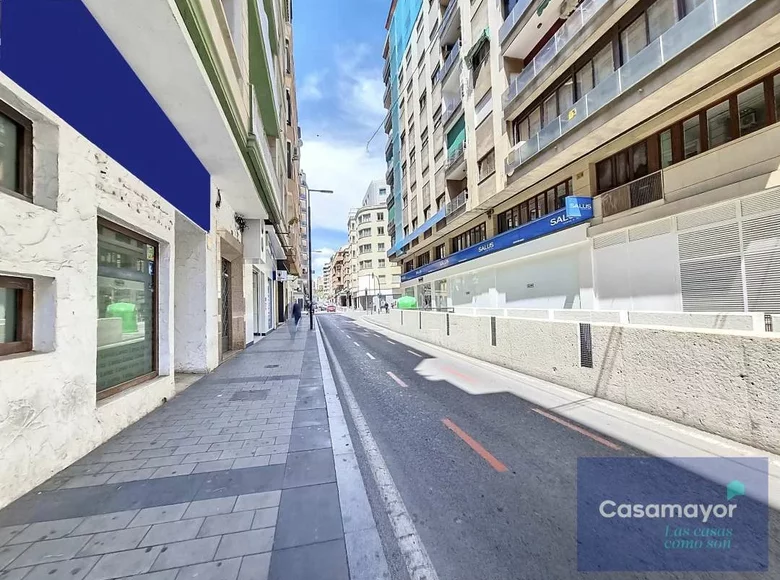 Commercial property 100 m² in Alicante, Spain