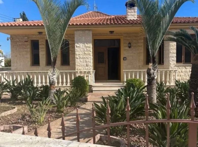 5 bedroom house 400 m² Tersefanou, Cyprus