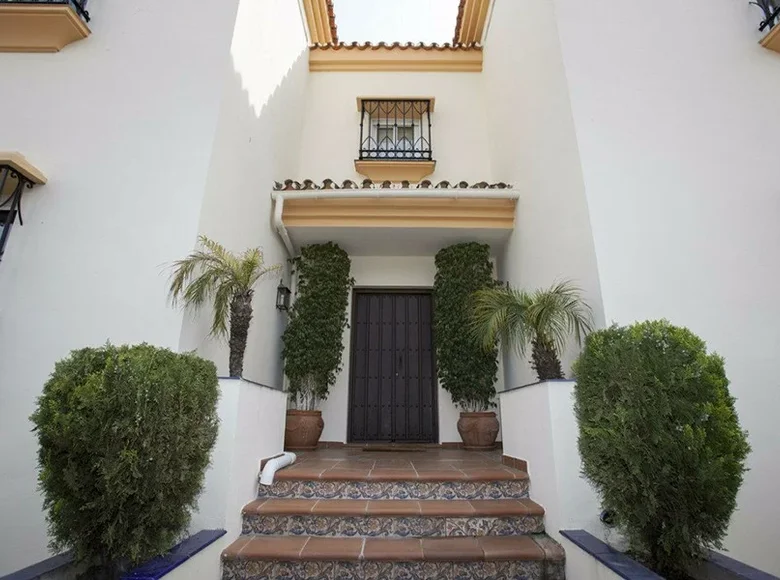 5 bedroom house 356 m² Marbella, Spain