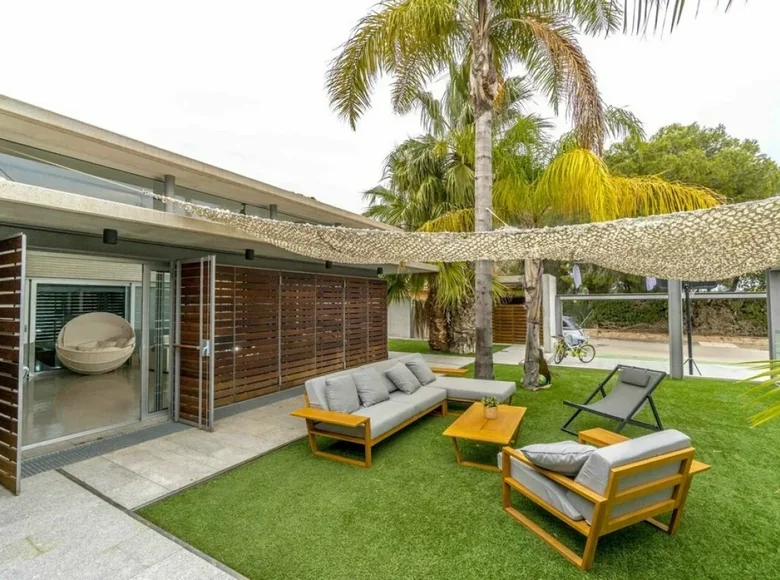 Villa de 4 dormitorios 300 m² Dehesa de Campoamor, Španjolska