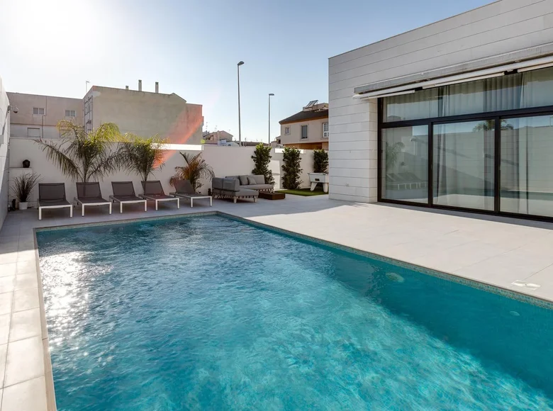 3 bedroom villa 111 m² Pilar de la Horadada, Spain