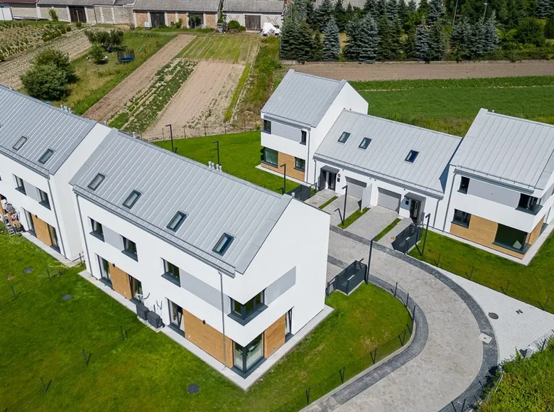 Dom 4 pokoi 135 m² Bielawa, Polska