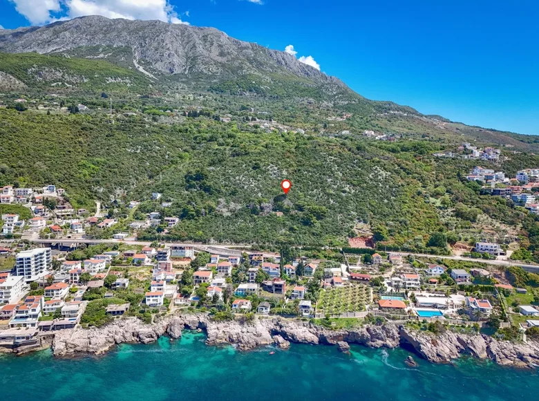 Land  Dobra Voda, Montenegro