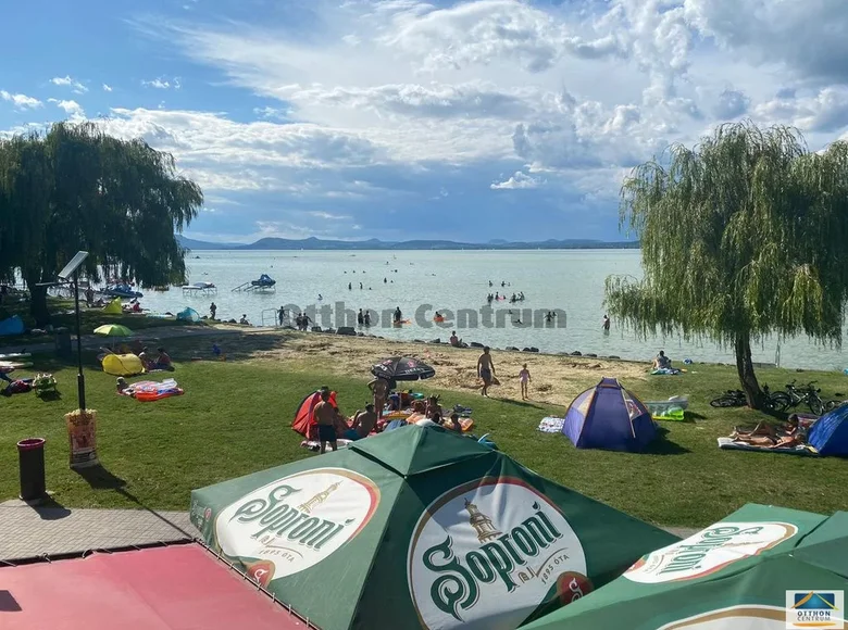 Nieruchomości komercyjne 133 m² Balatonlelle, Węgry