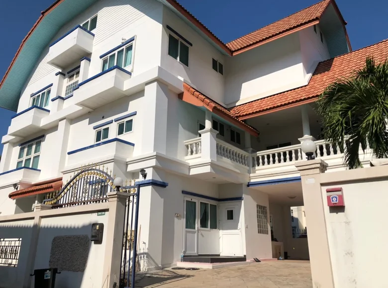 Вилла 11 спален 500 м² Na Kluea, Таиланд