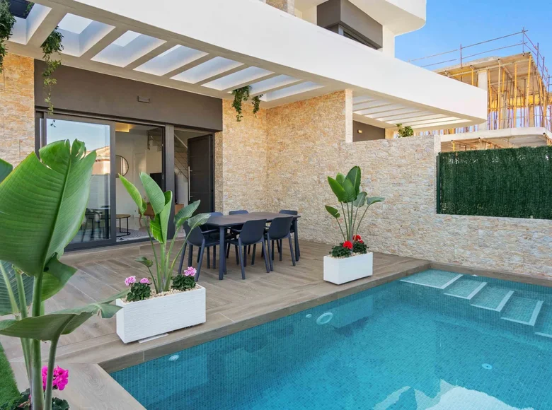 Villa de tres dormitorios 99 m² Los Montesinos, Španjolska
