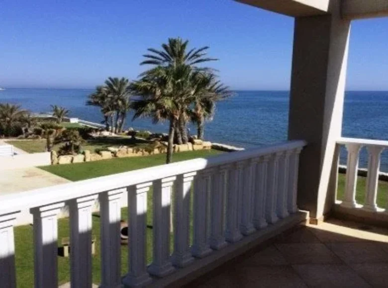 4 bedroom house  Pervolia, Cyprus