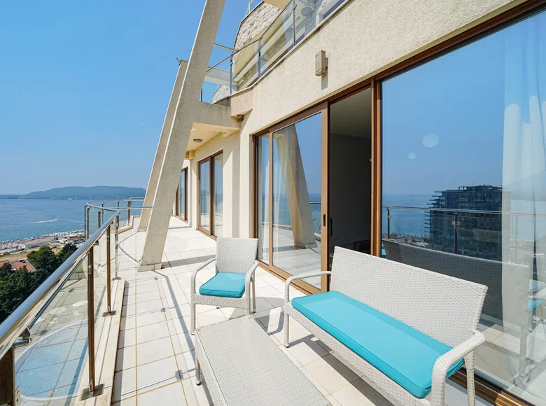 2 bedroom apartment 96 m² Becici, Montenegro