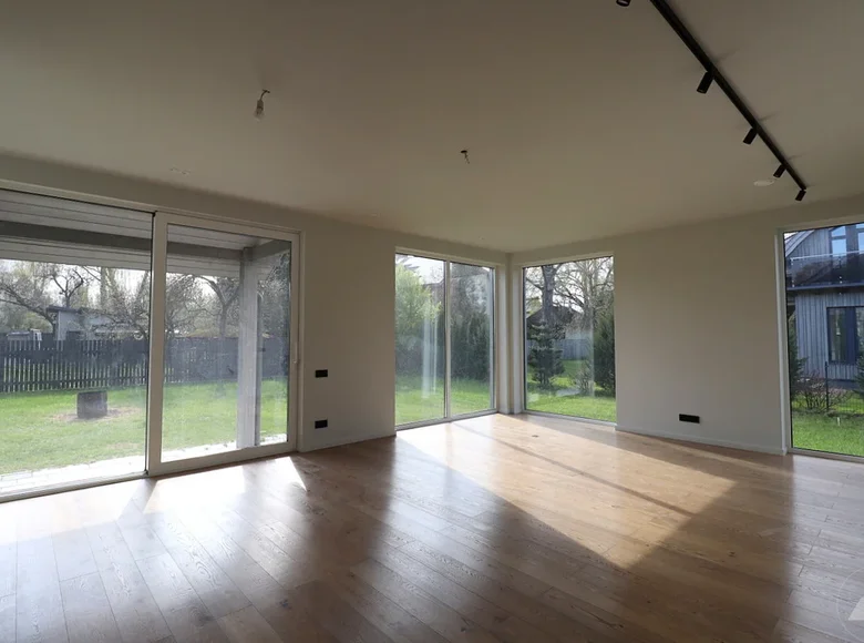 Haus 5 zimmer 241 m² Riga, Lettland