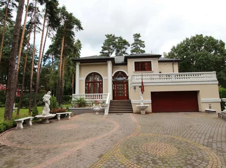 Mieszkanie 14 pokojów 630 m² Ryga, Łotwa