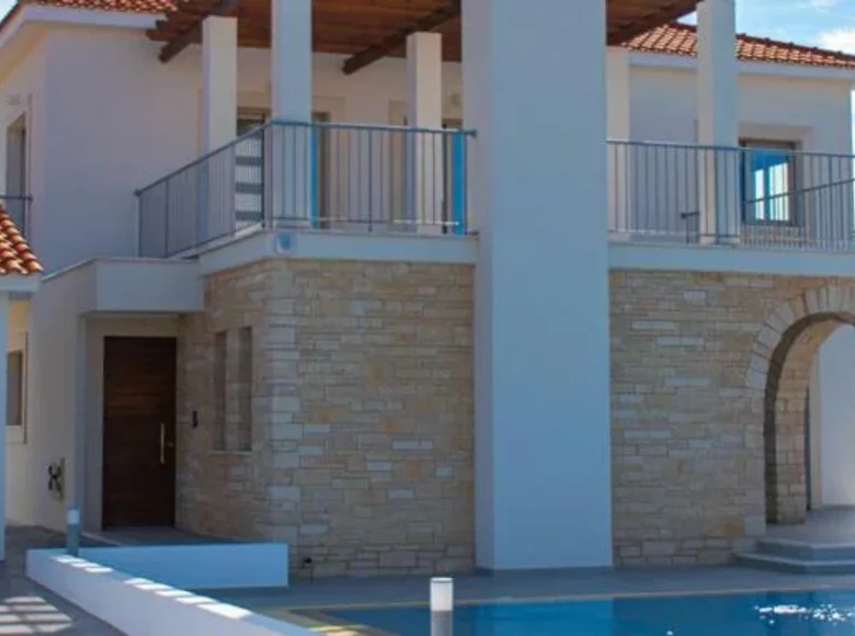 Mieszkanie 4 pokoi 170 m² Peyia, Cyprus
