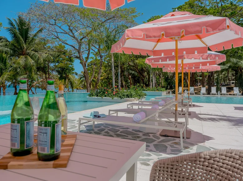 Condo z 2 sypialniami 155 m² West Bay, Honduras