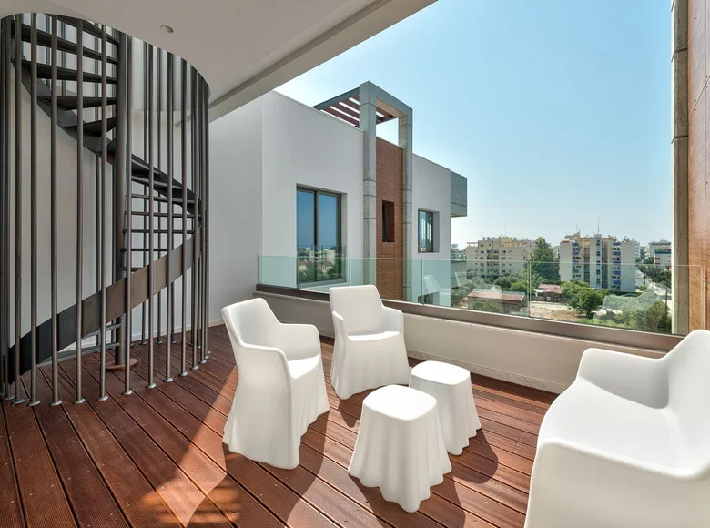 Mieszkanie 3 pokoi 168 m² Limassol District, Cyprus