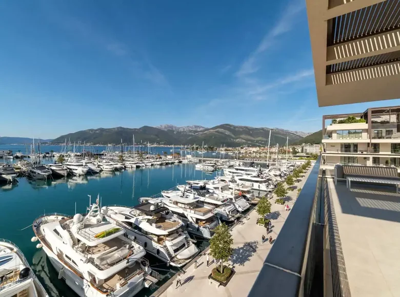 4 bedroom apartment 236 m² Montenegro, Montenegro