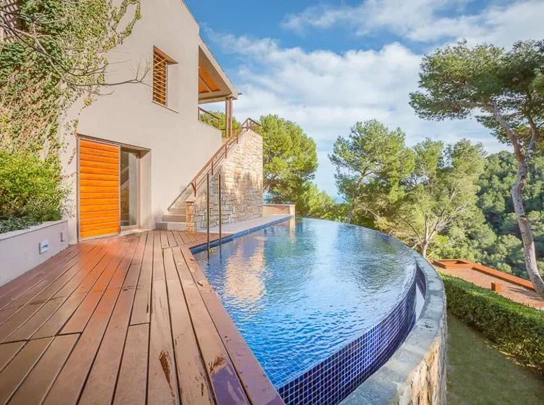 4 bedroom house 283 m² Begur, Spain